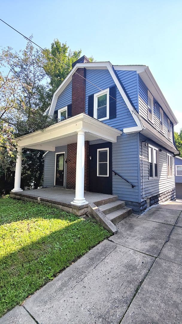 Pittsburgh House: 542 N. Fairmount Street