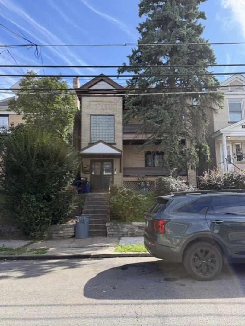 Pittsburgh Apartment: 1525 Beechview Avenue