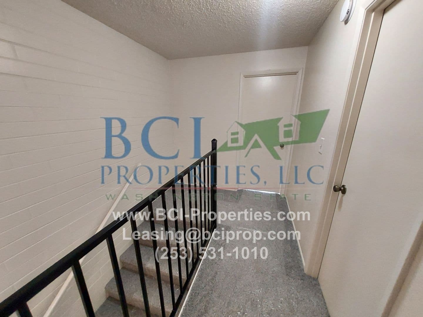 Tacoma Apartment: 8624 Pacific Ave