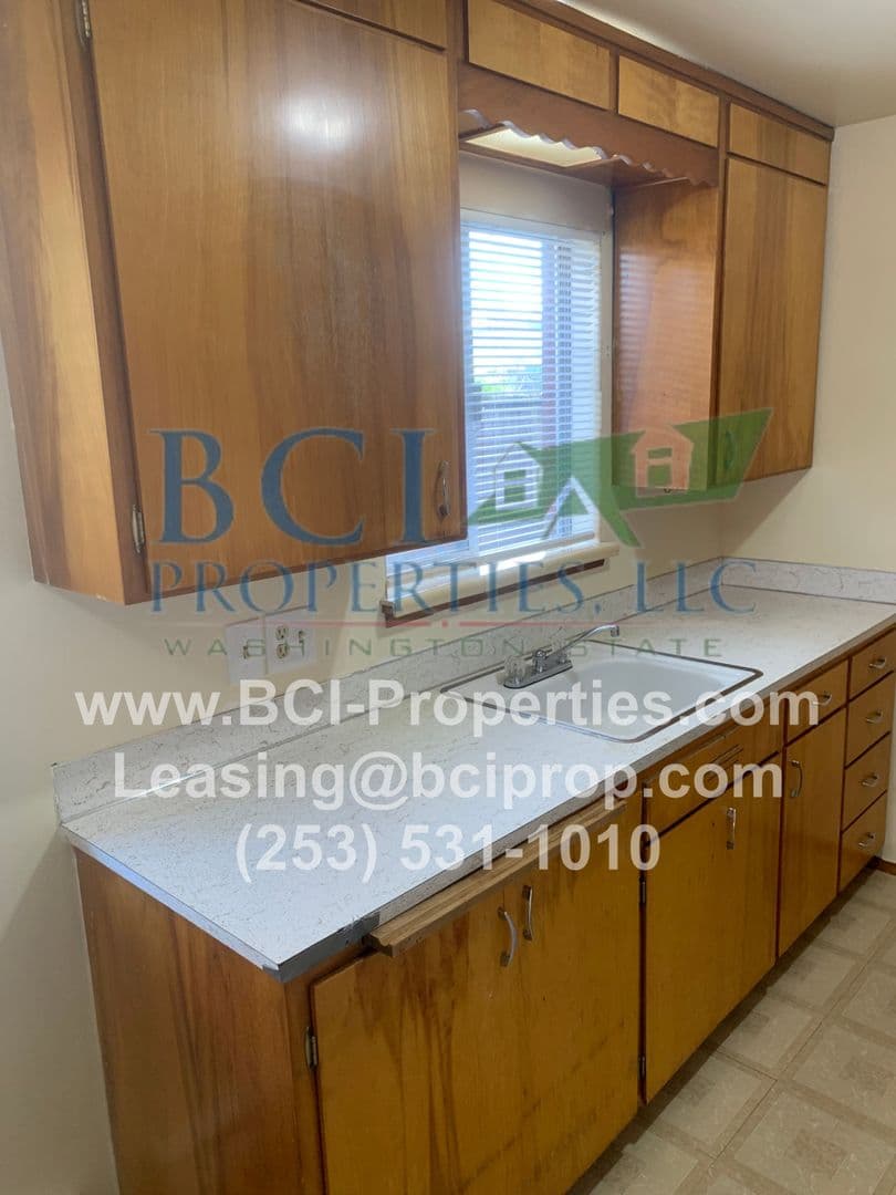 Tacoma Apartment: 3821 S. Thompson Ave