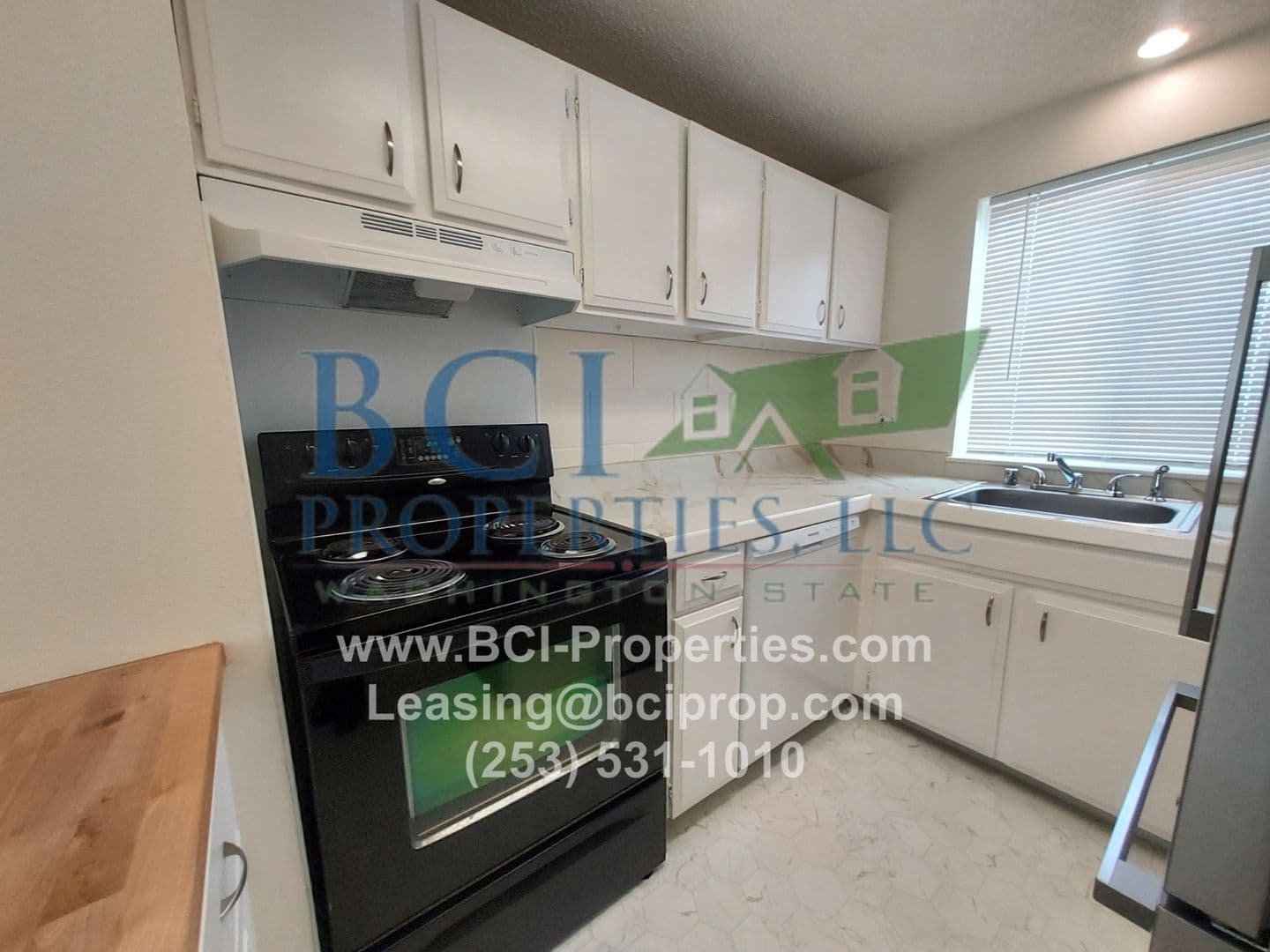 Tacoma Apartment: 8624 Pacific Ave