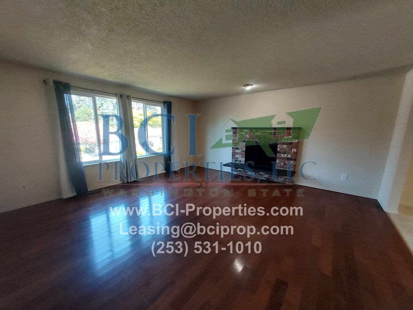 Tacoma House: 10616 98th St SW