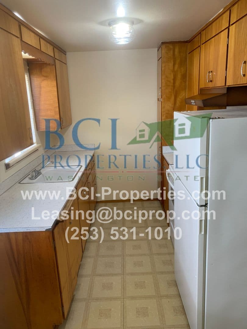 Tacoma Apartment: 3821 S. Thompson Ave