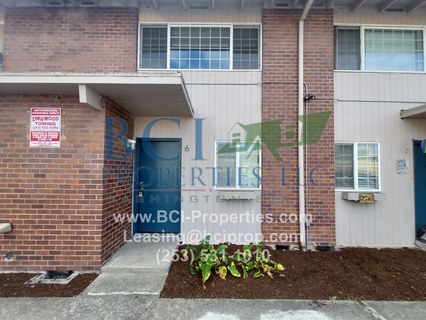Tacoma Apartment: 8624 Pacific Ave