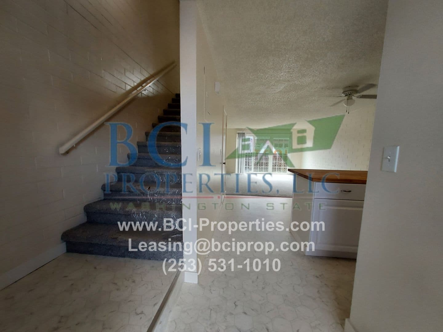 Tacoma Apartment: 8624 Pacific Ave