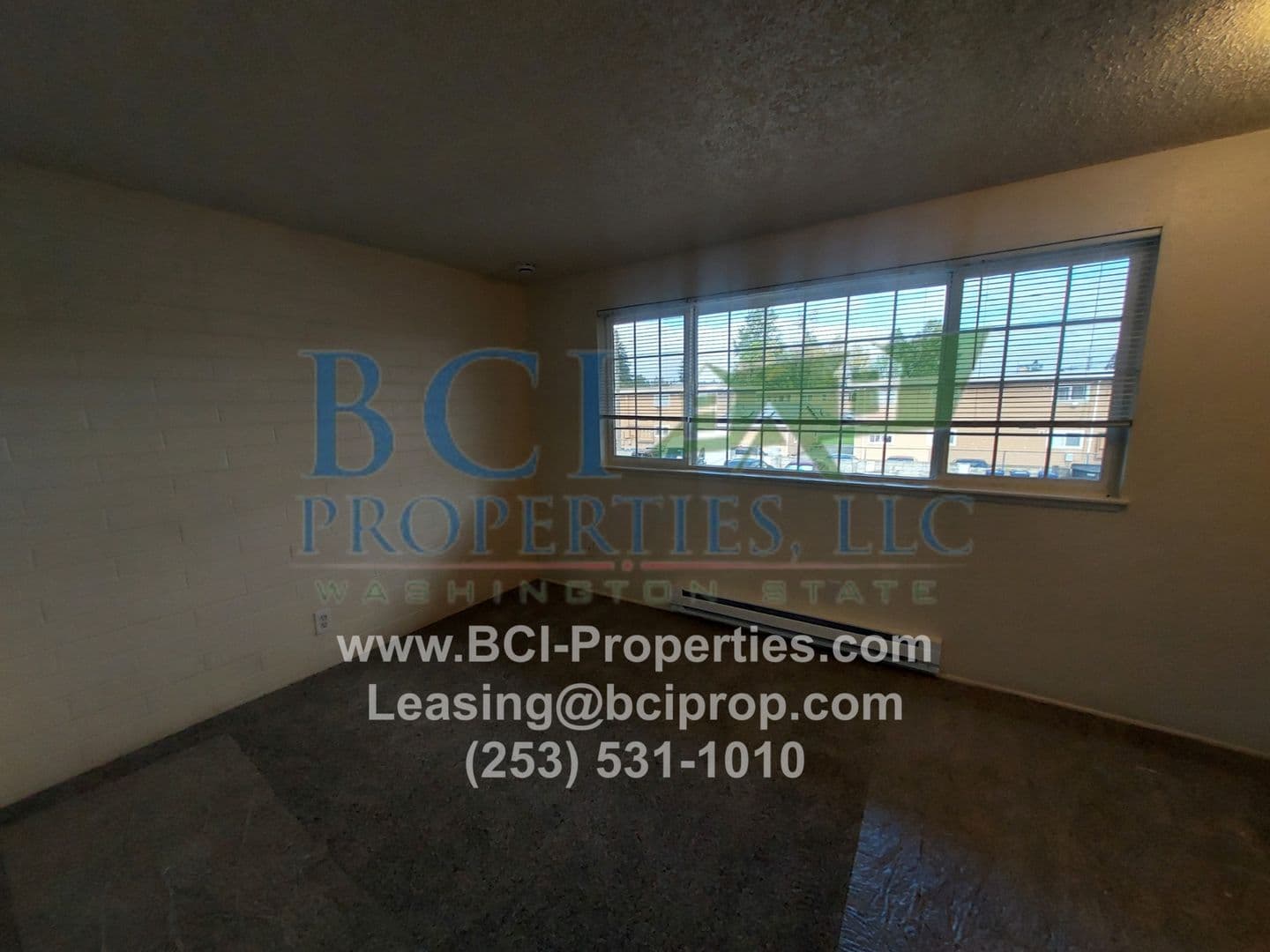 Tacoma Apartment: 8624 Pacific Ave