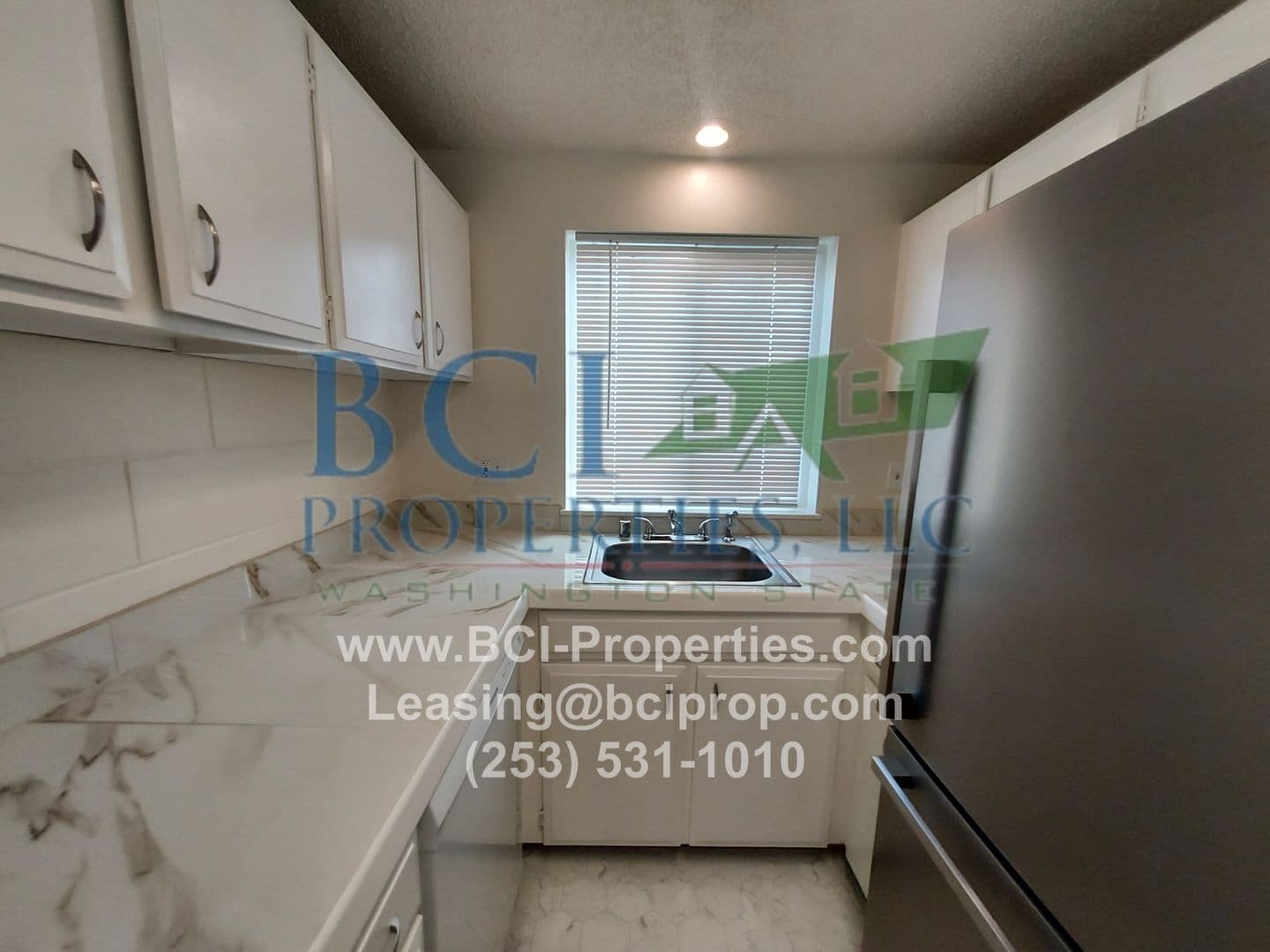 Tacoma Apartment: 8624 Pacific Ave