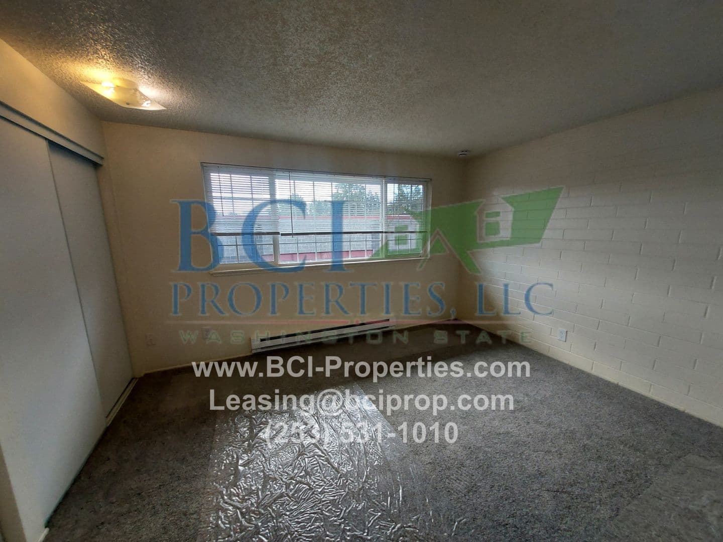 Tacoma Apartment: 8624 Pacific Ave