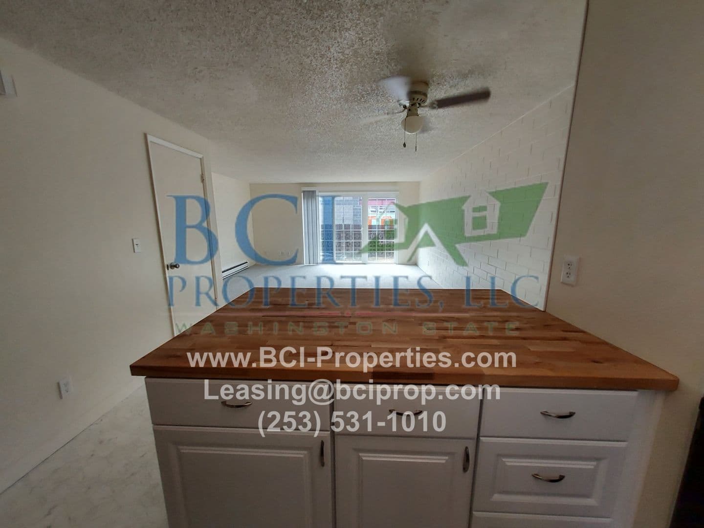 Tacoma Apartment: 8624 Pacific Ave