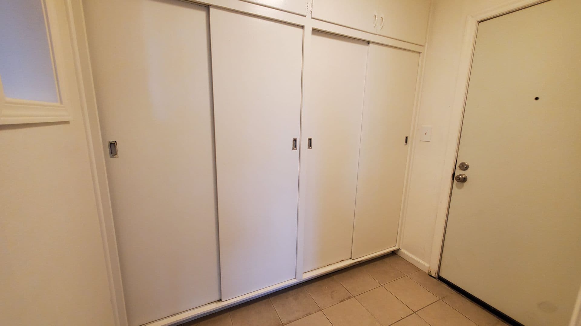 Tacoma Apartment: 1204 S. Proctor St