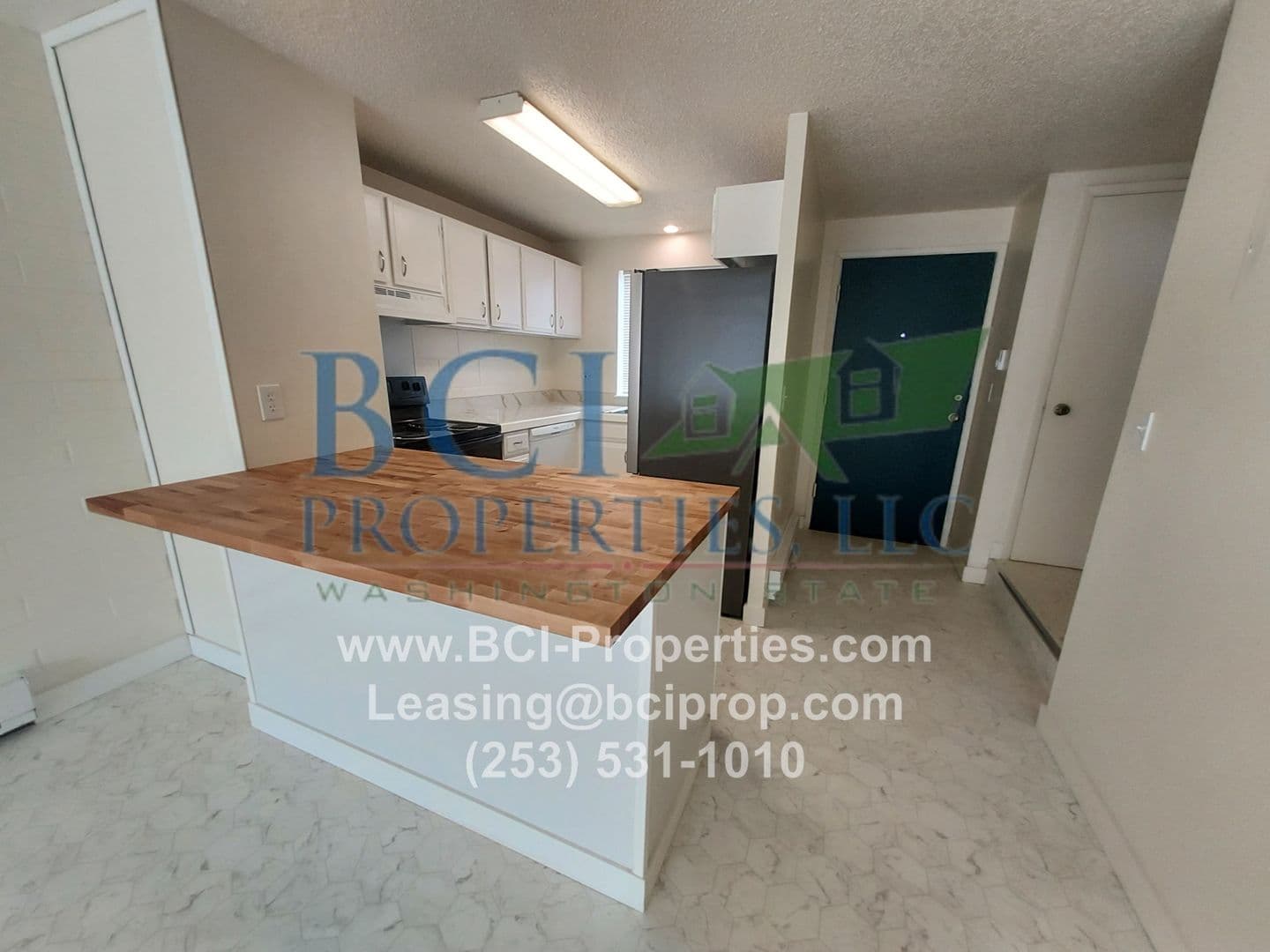 Tacoma Apartment: 8624 Pacific Ave