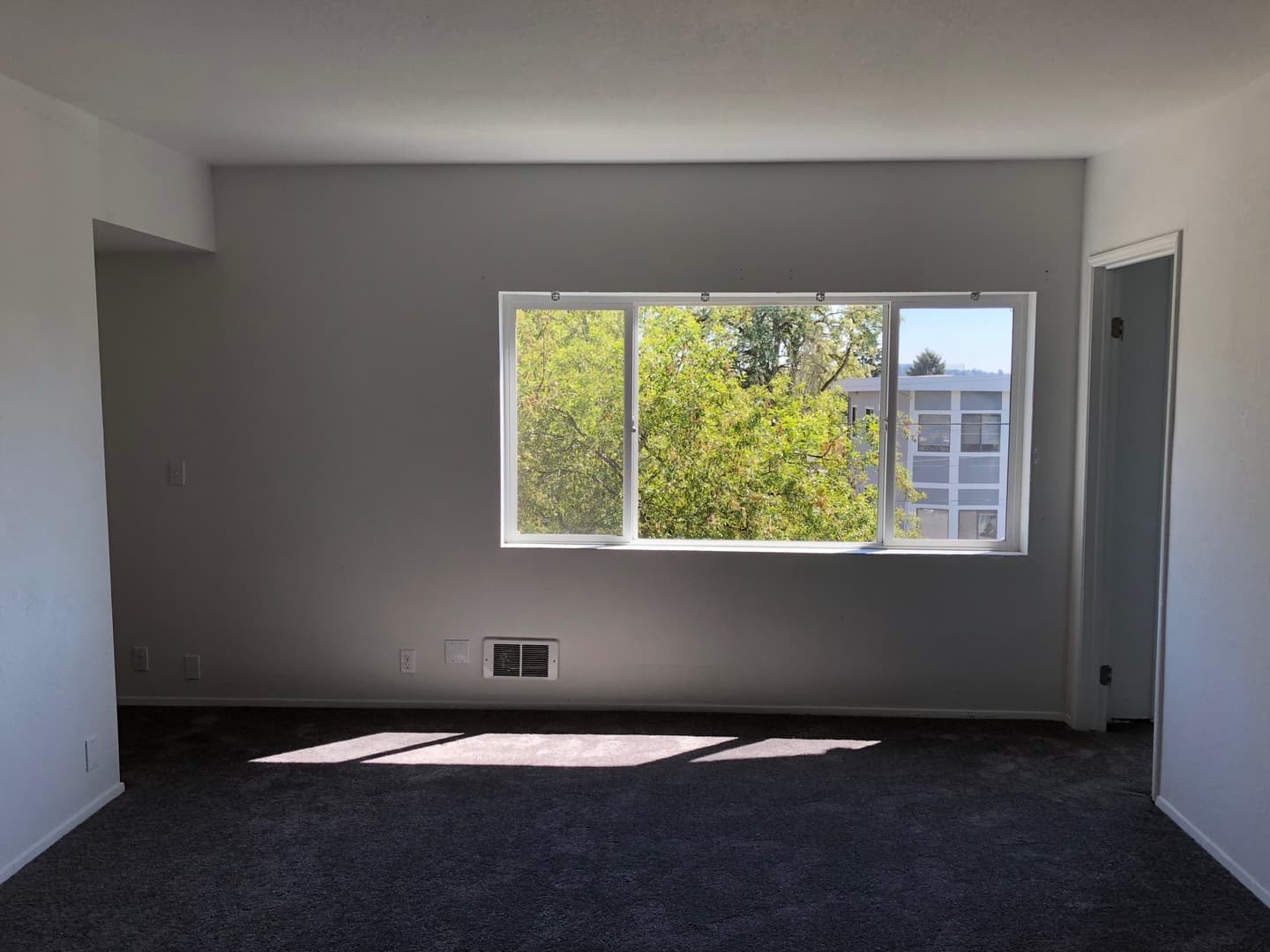Seattle Apartment: 2714 S King St