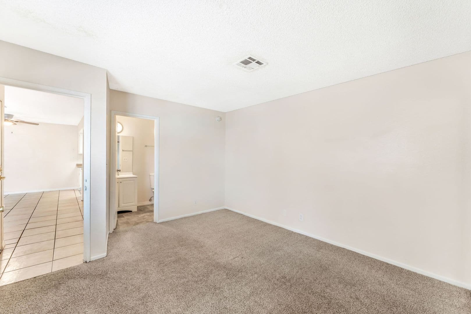 Las Vegas House: 457 N. Lamb Blvd #B