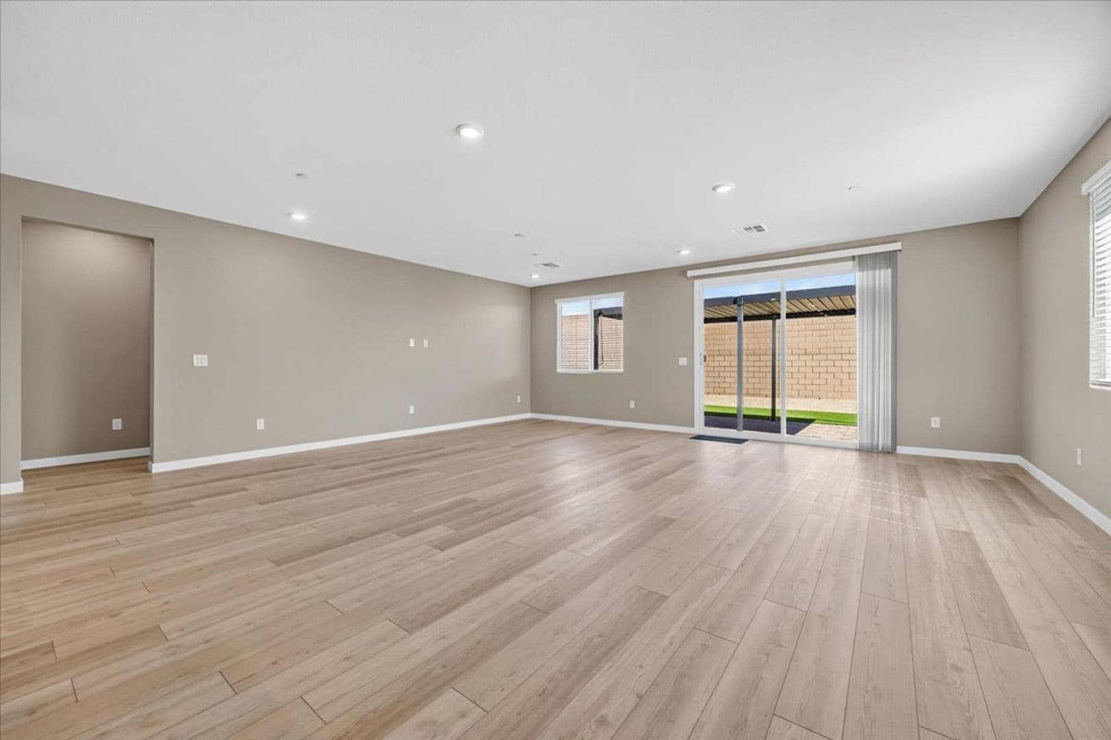 Las Vegas House: 10862 Lewis Pointe Ave