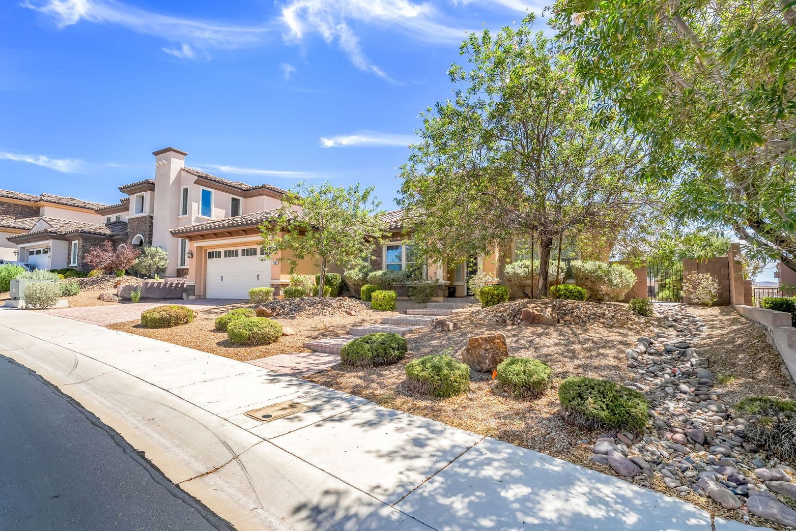 Henderson House: 2501 Luberon Dr