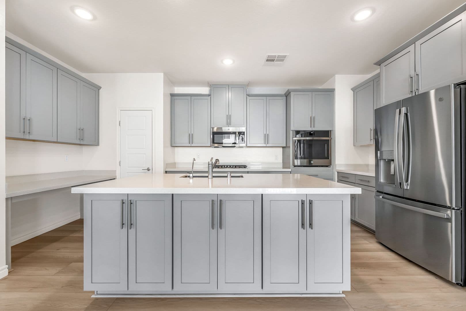 Henderson House: 2555 Hampton Rd #10108