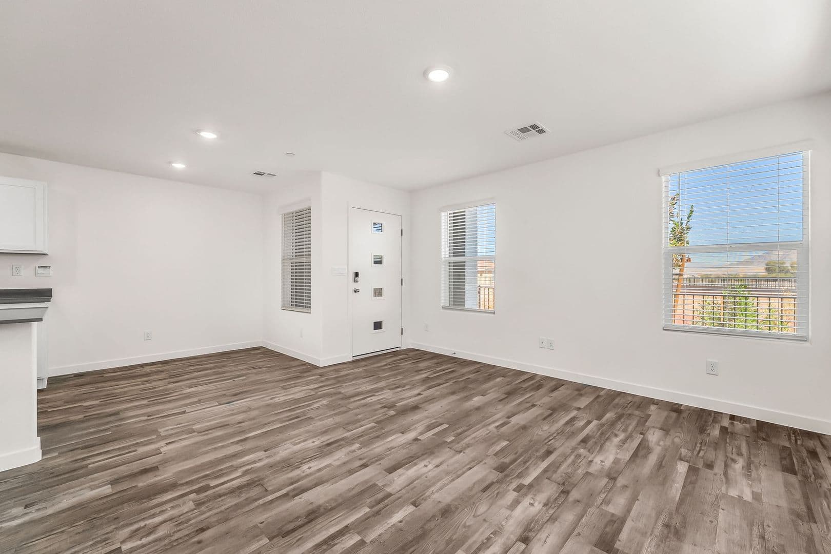 Henderson Townhome: 484 Golden Myna Ave
