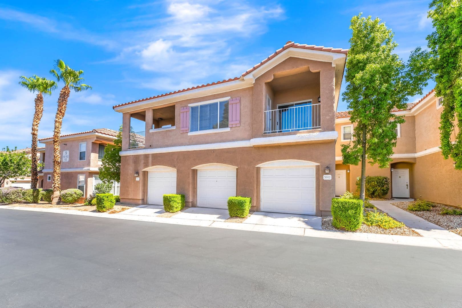 Henderson House: 251 S Green Valley Parkway #3921
