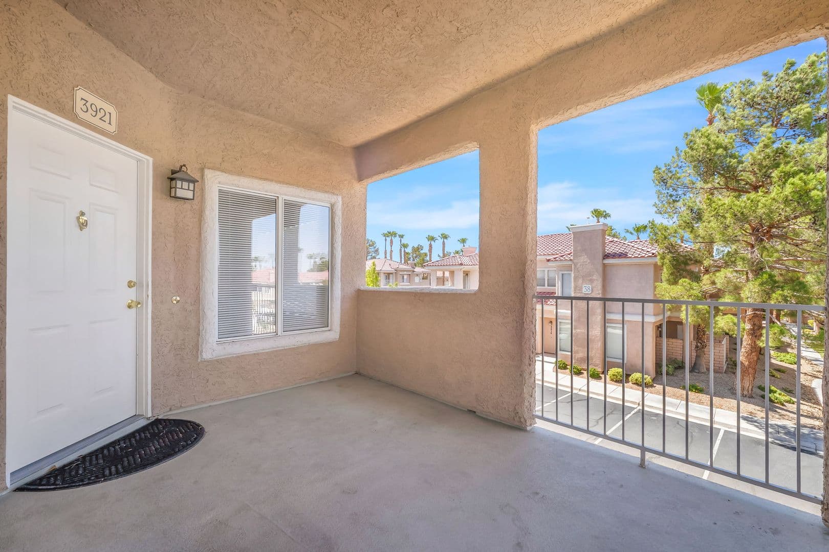 Henderson House: 251 S Green Valley Parkway #3921