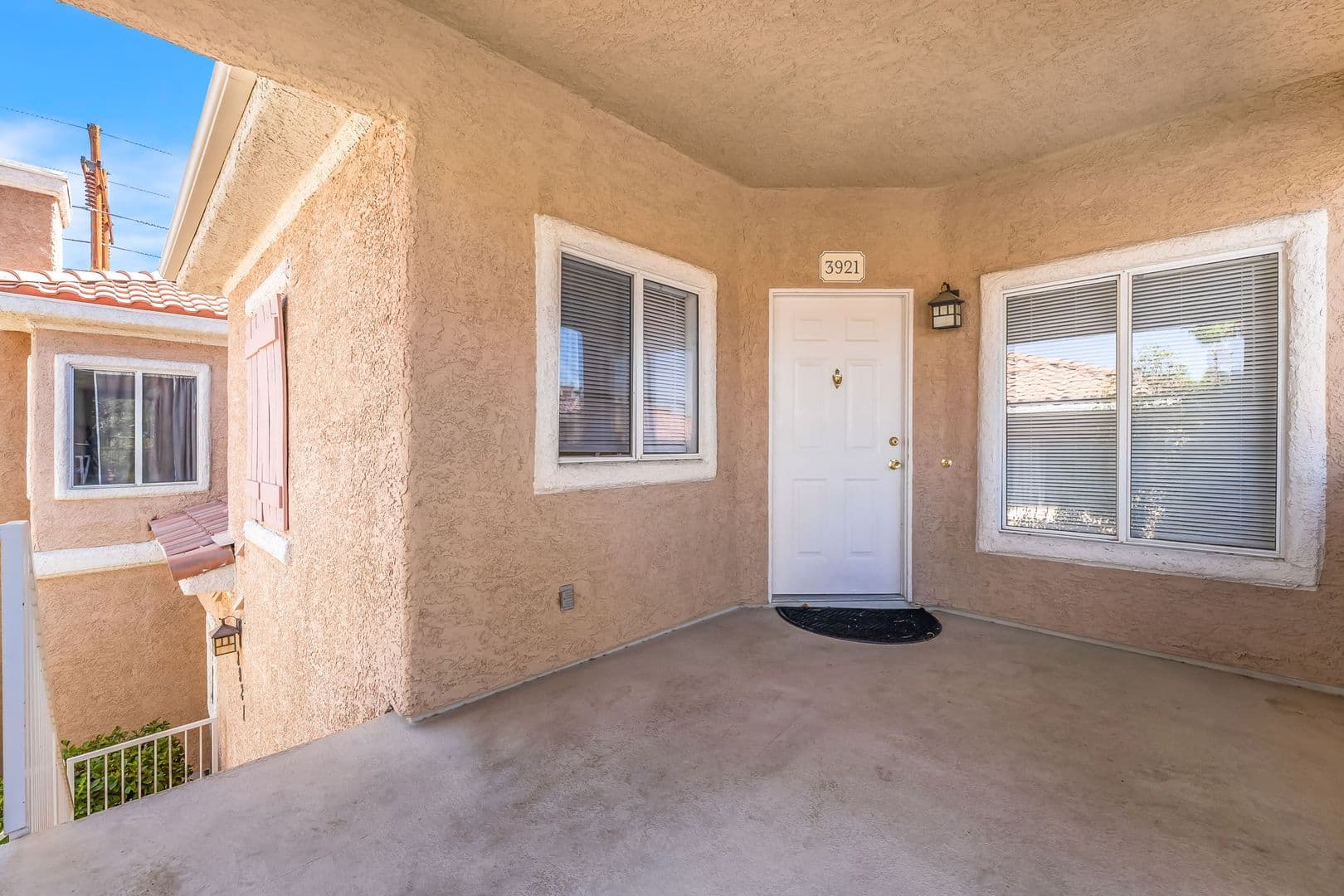 Henderson House: 251 S Green Valley Parkway #3921
