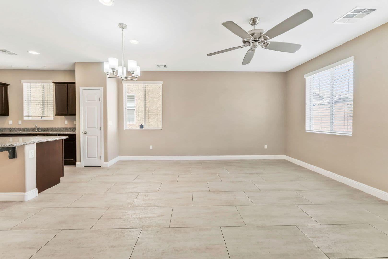 Las Vegas House: 730 Bending Wolf Ave