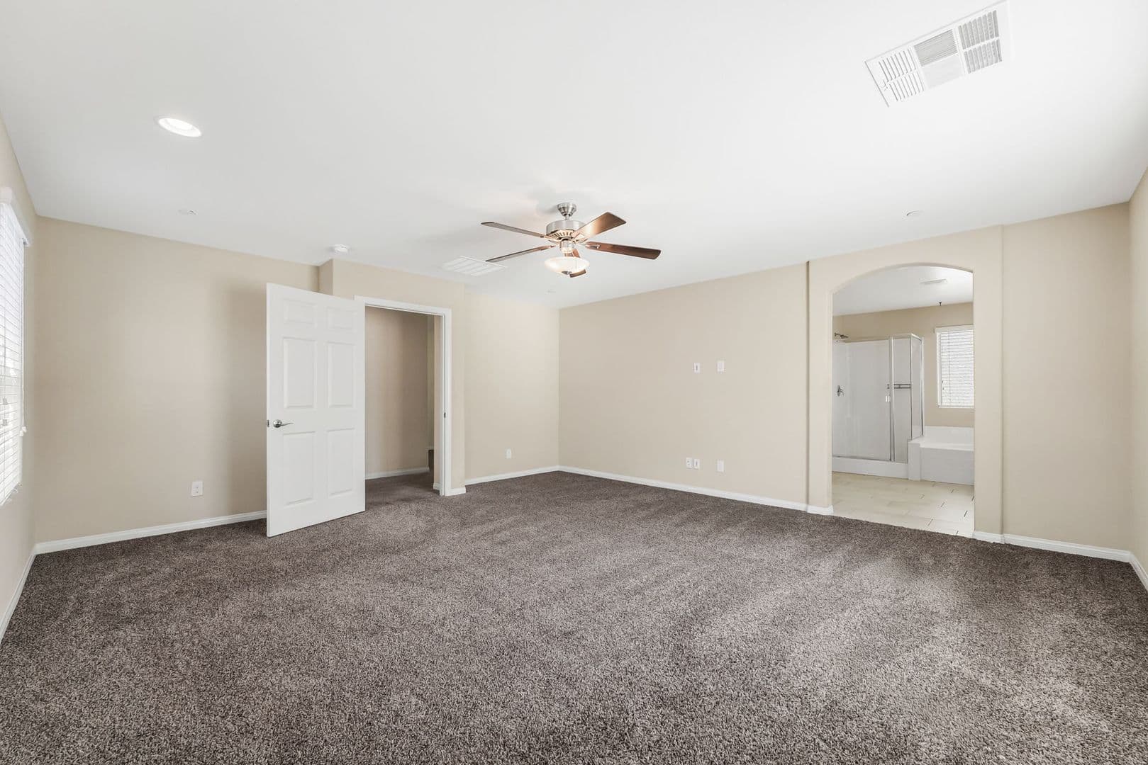 Henderson House: 2915 Caxton Grove Dr