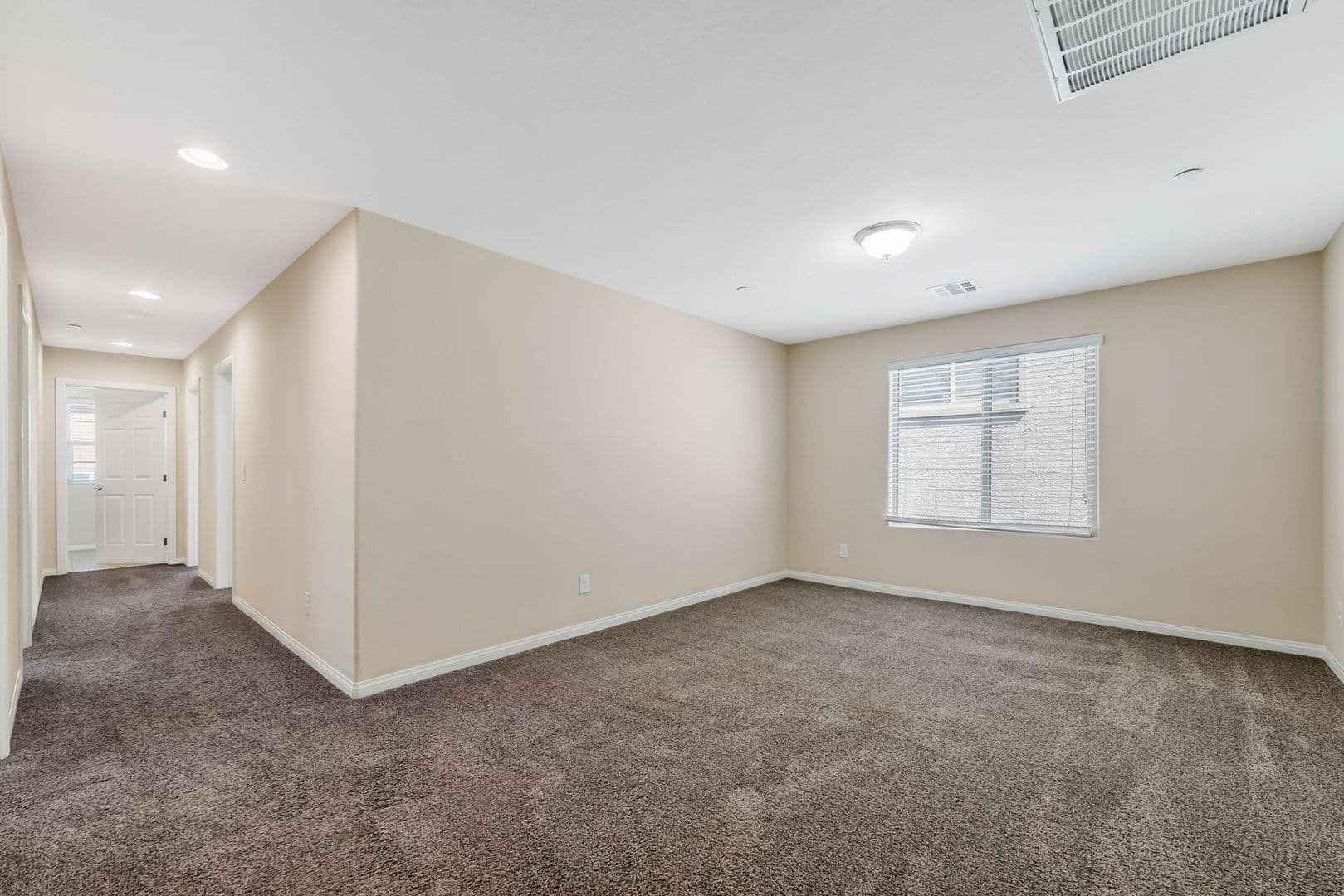 Henderson House: 2915 Caxton Grove Dr
