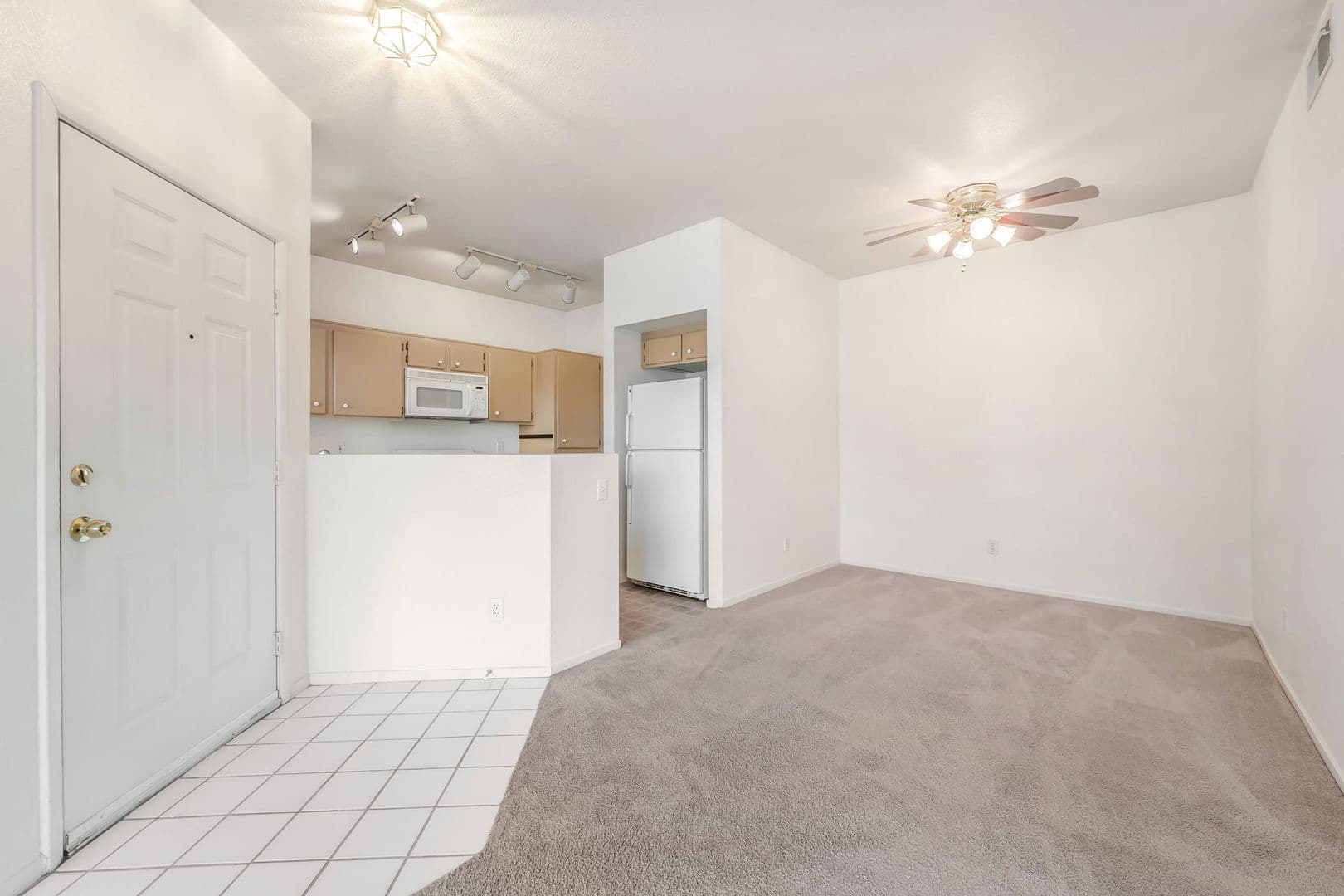 Henderson House: 251 S Green Valley Parkway #3921