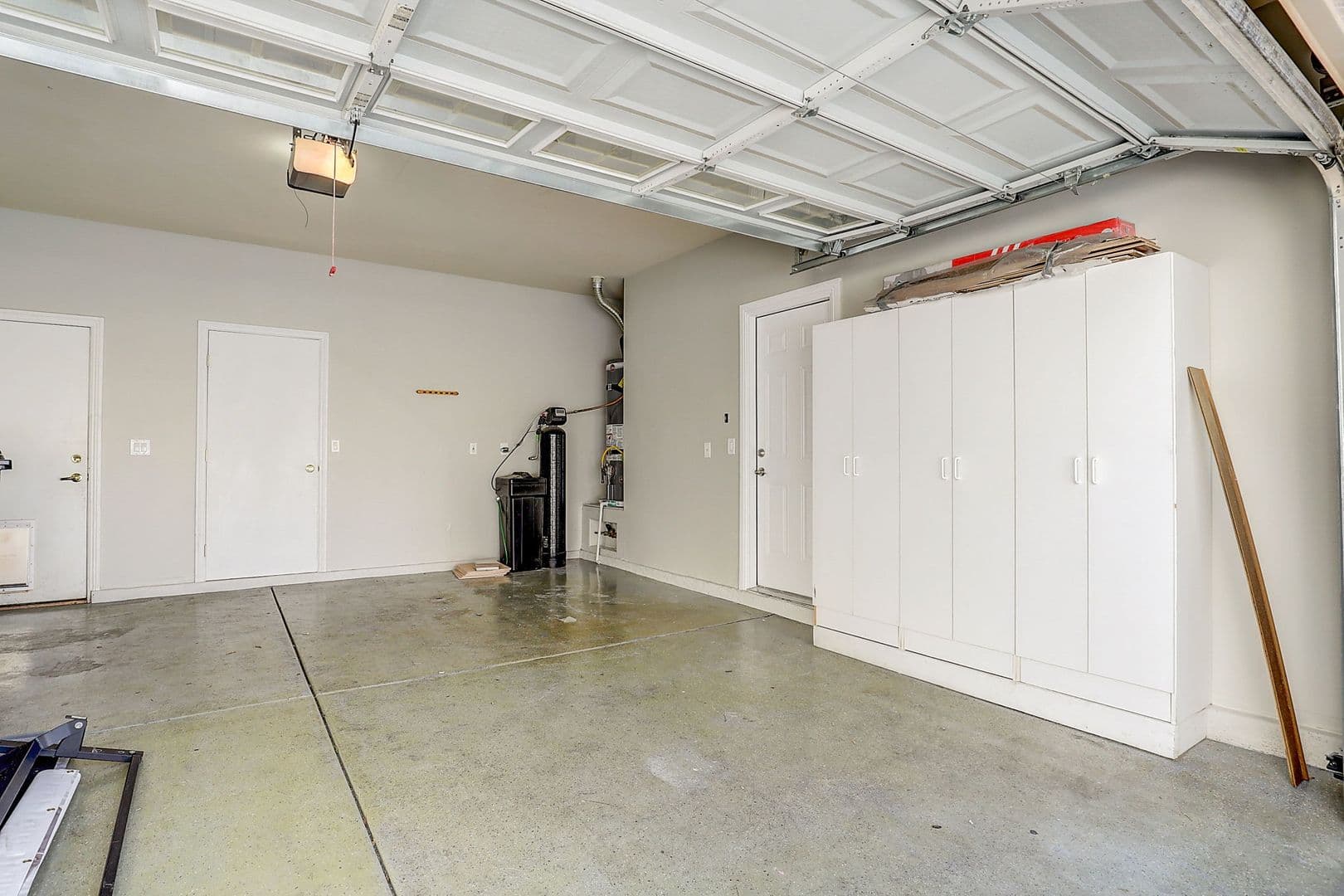 Henderson House: 1172 Drowsy Water Ct