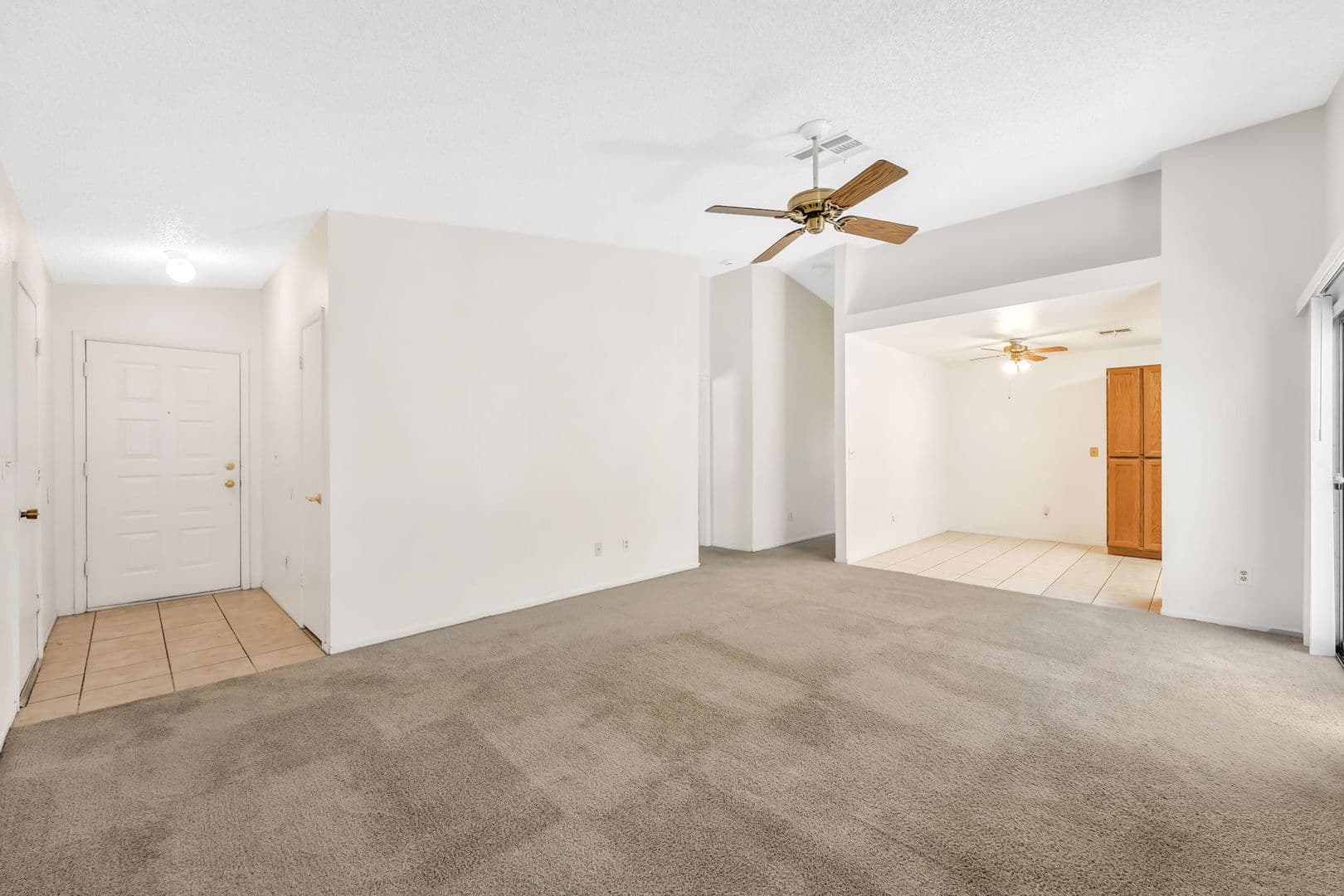 Las Vegas House: 4656 Bumblebee Circle