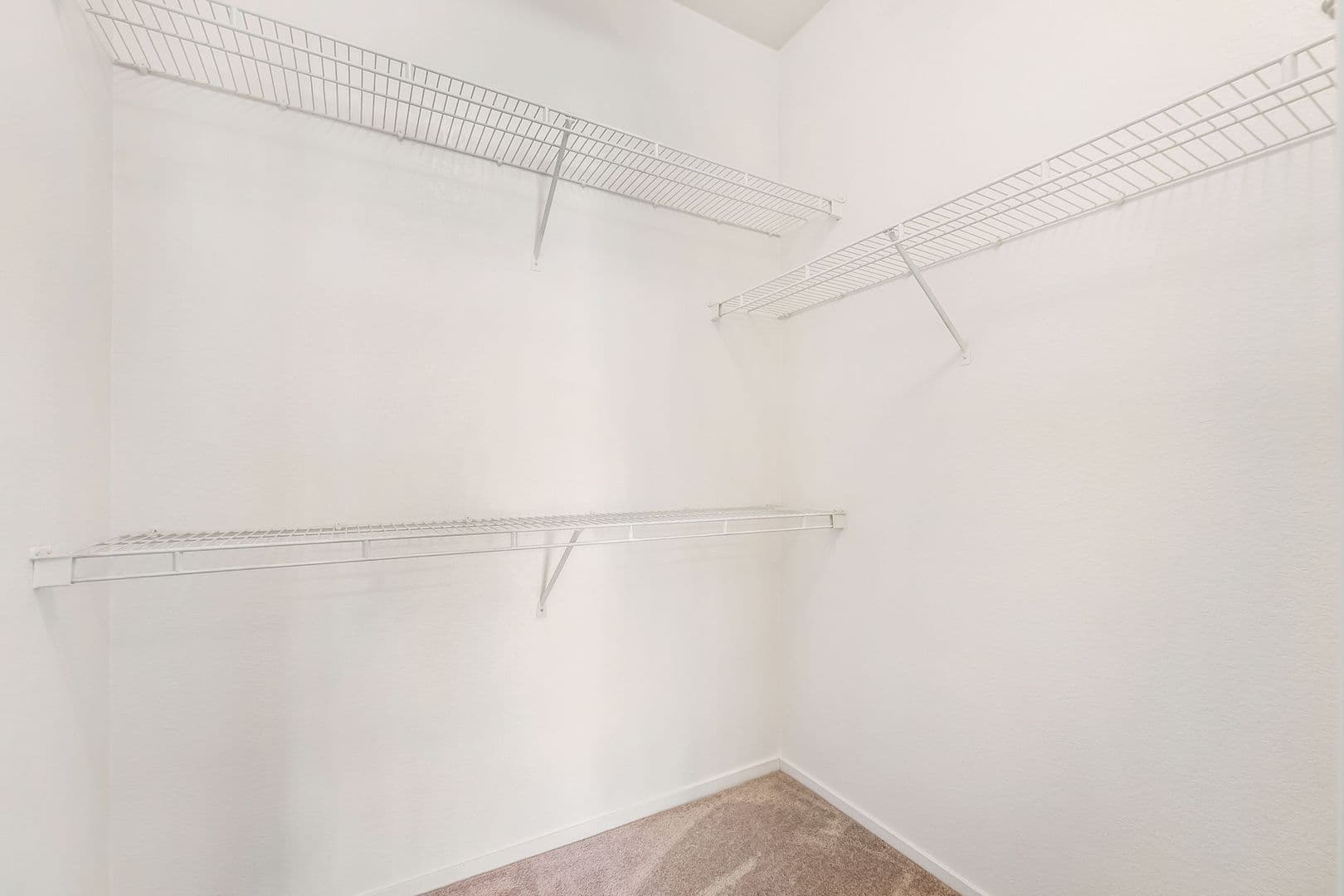 Henderson House: 251 S Green Valley Parkway #3921