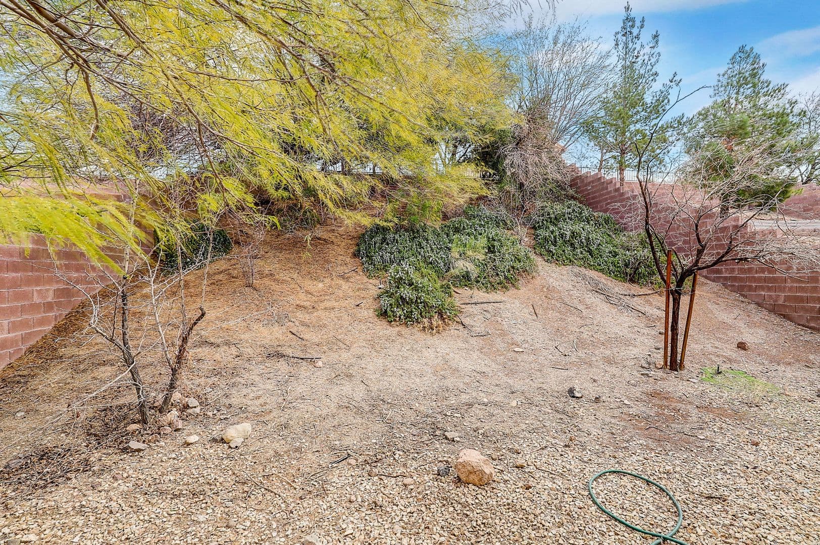 Henderson House: 1172 Drowsy Water Ct