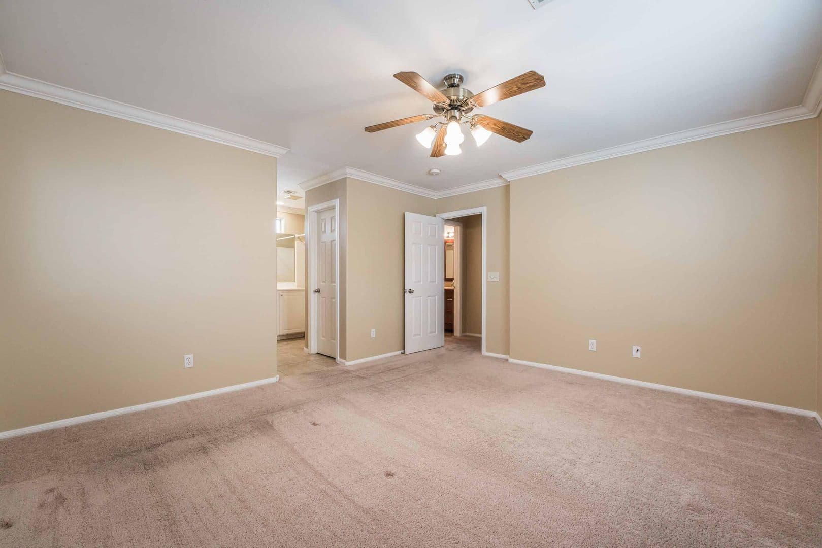 Las Vegas House: 1390 Louisiana Lakes Avenue