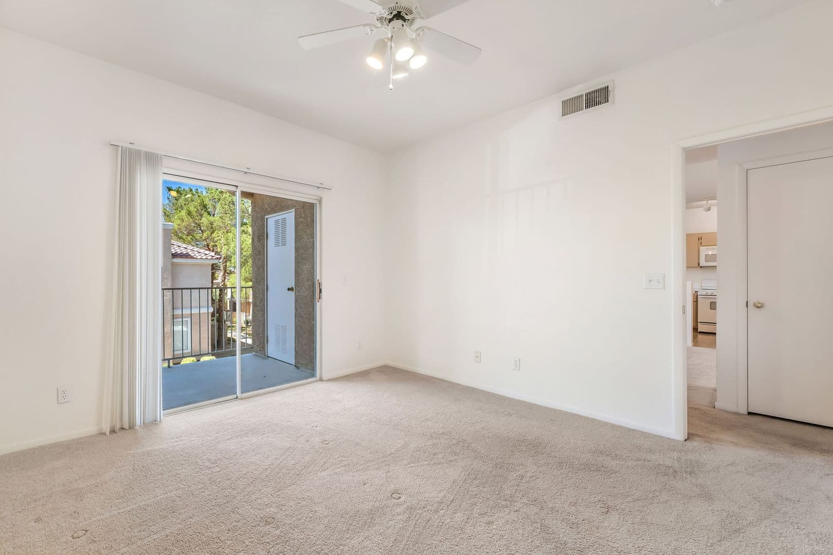 Henderson House: 251 S Green Valley Parkway #3921