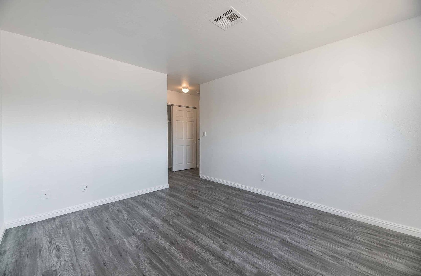 Las Vegas Apartment: 4721 Cessna Ave