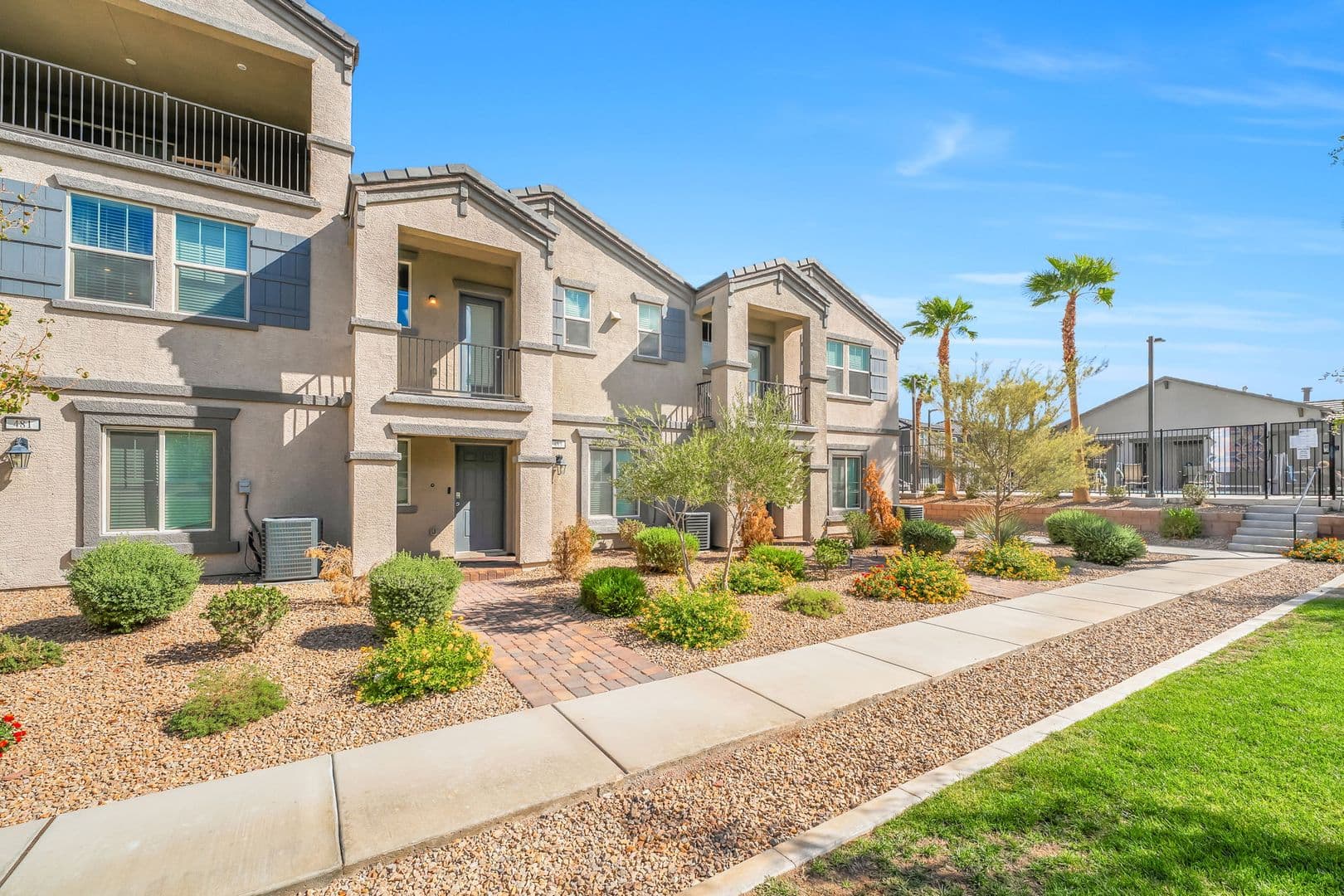 Henderson House: 483 Ylang Pl