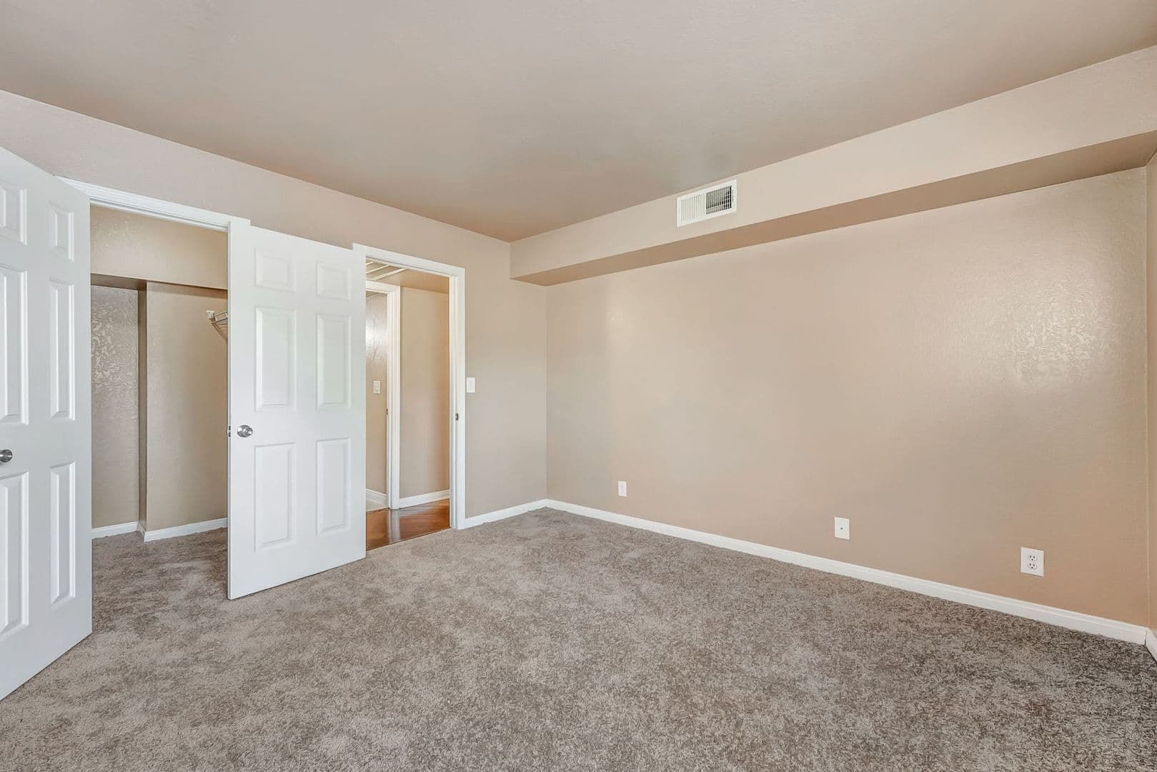 Las Vegas House: 3135 S Mojave Rd #227