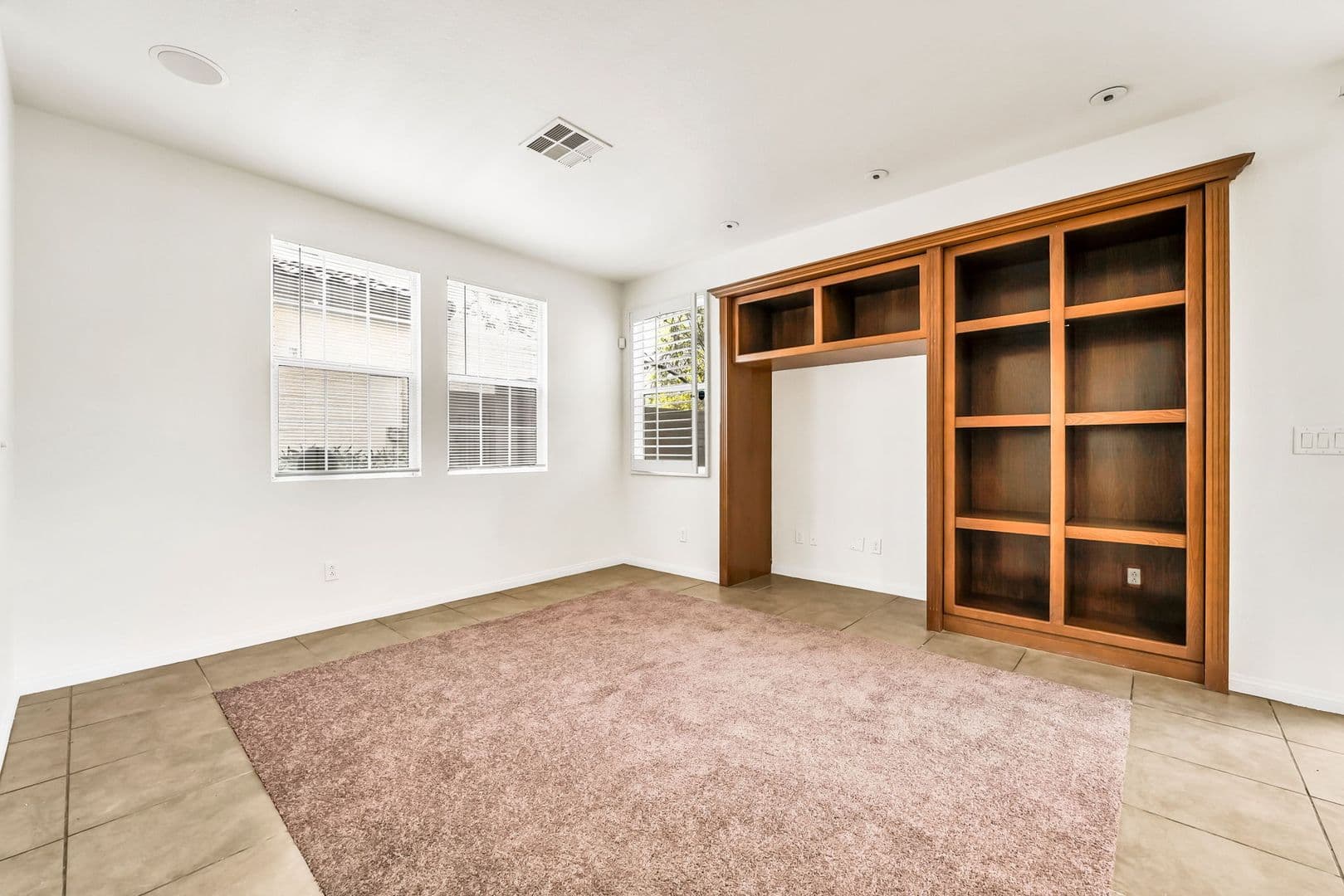 Las Vegas House: 9158 White Rock Peak Street
