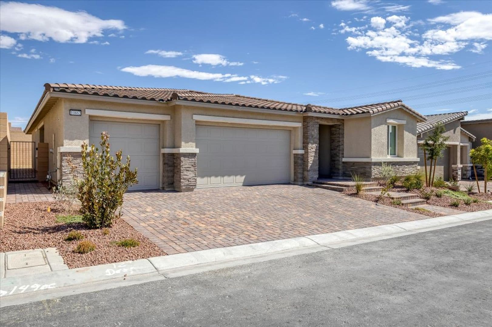 Las Vegas House: 10862 Lewis Pointe Ave