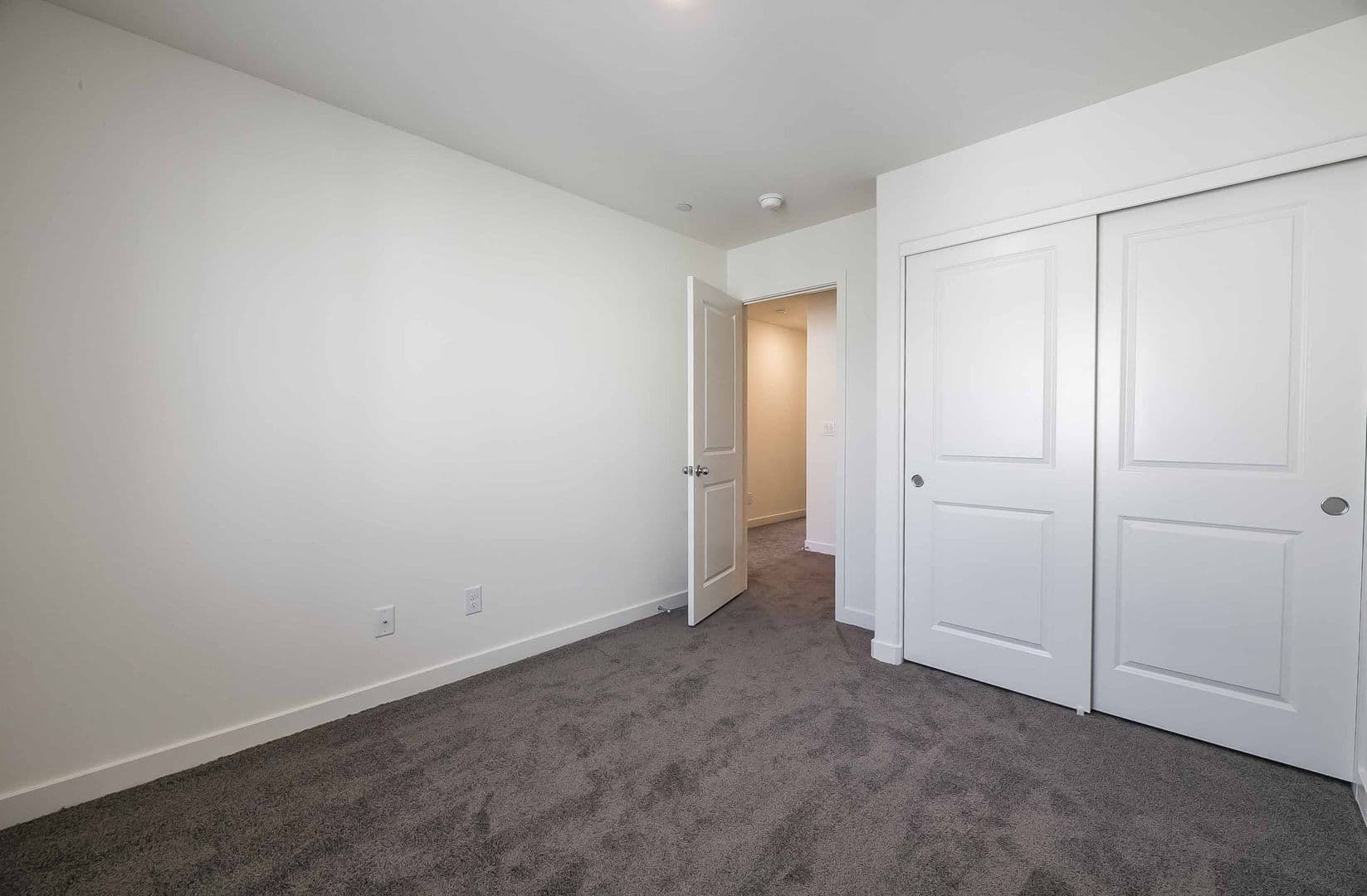 Henderson House: 12749 Epperly St