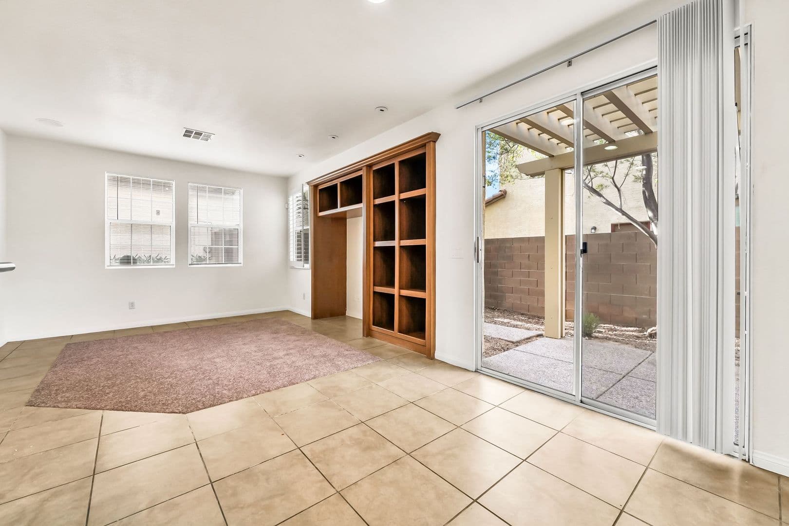 Las Vegas House: 9158 White Rock Peak Street