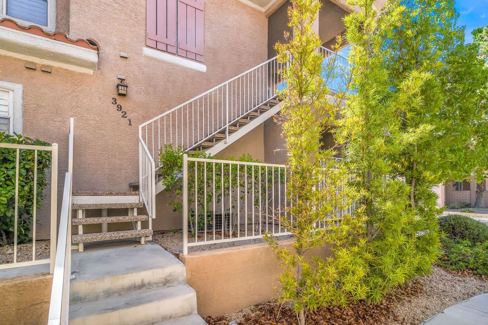 Henderson House: 251 S Green Valley Parkway #3921