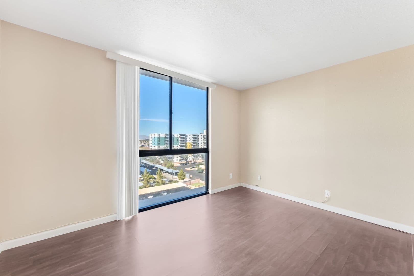 Las Vegas House: 3930 University Center #803