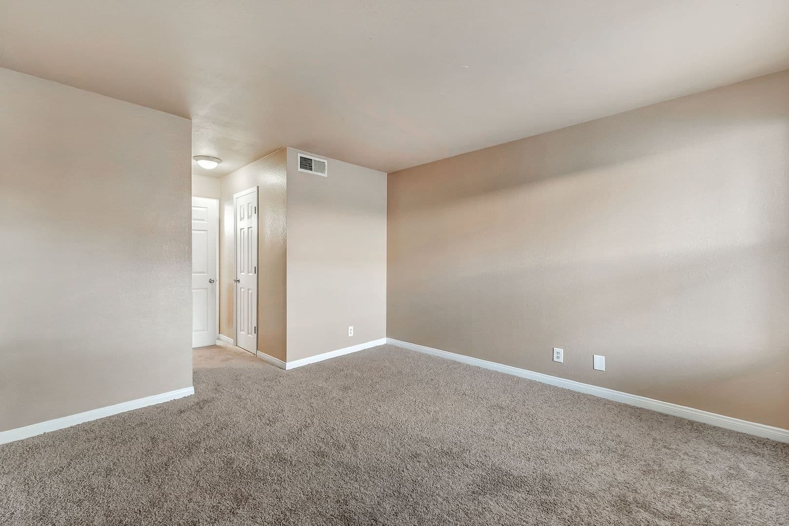 Las Vegas House: 3135 S Mojave Rd #227