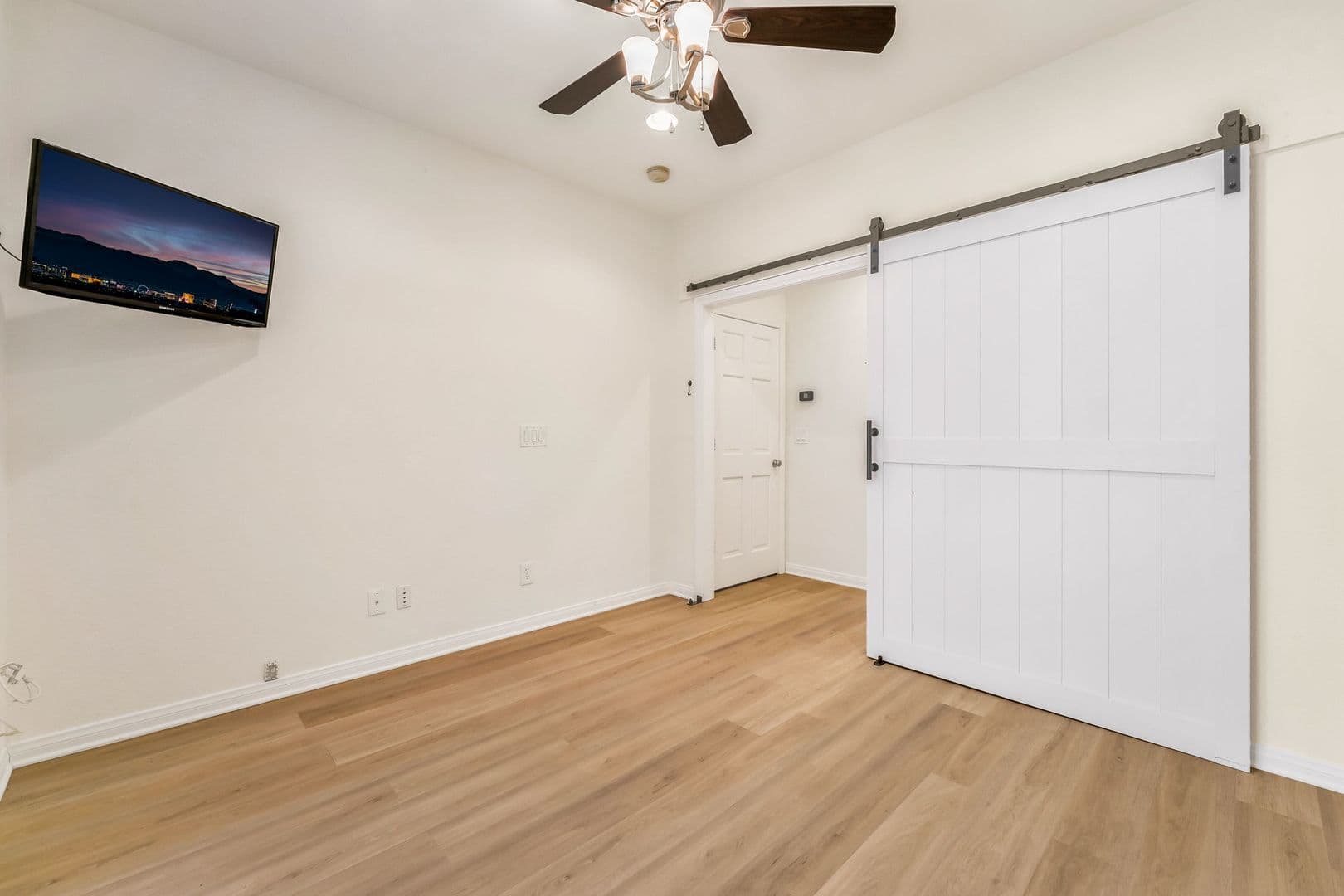 Henderson House: 1153 Orphington Ct