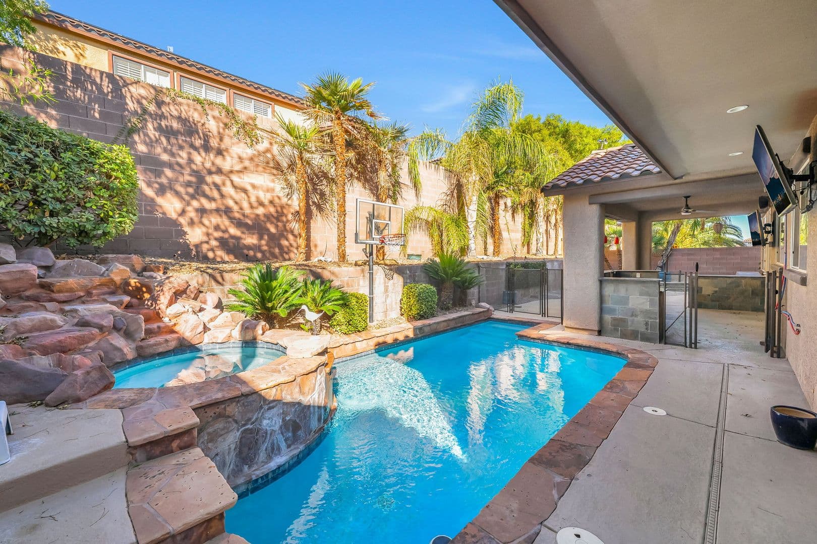 Henderson House: 1153 Orphington Ct