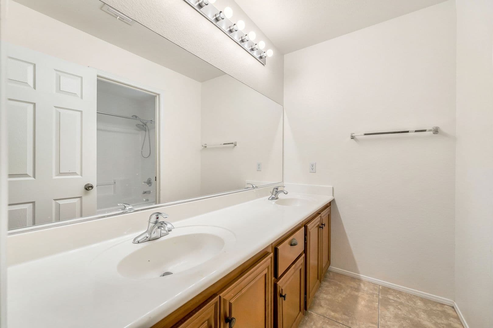 Henderson House: 381 Red Snap Dragon Ln