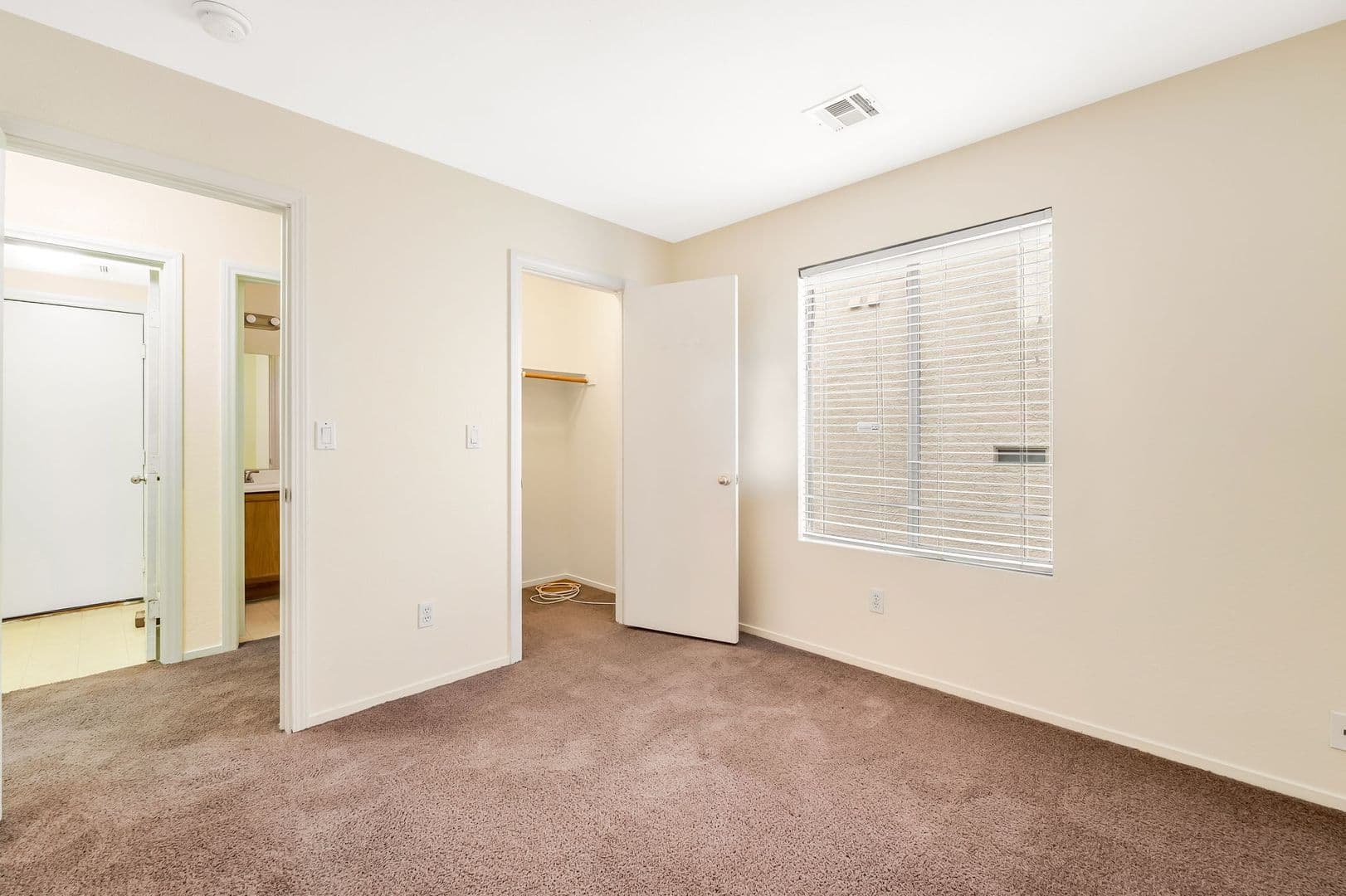 Las Vegas House: 4849 Lone Grove Dr