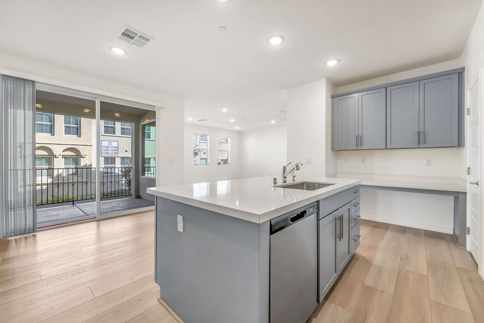 Henderson House: 2555 Hampton Rd #10108