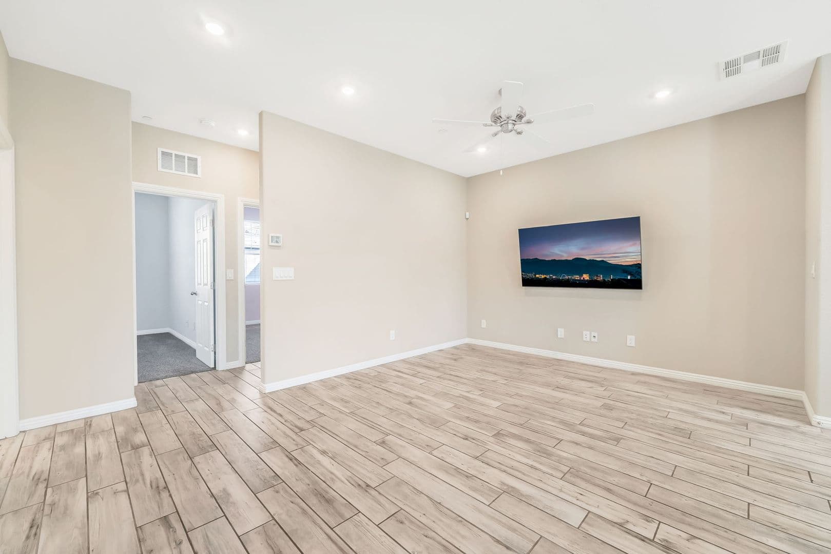 Henderson House: 483 Ylang Pl